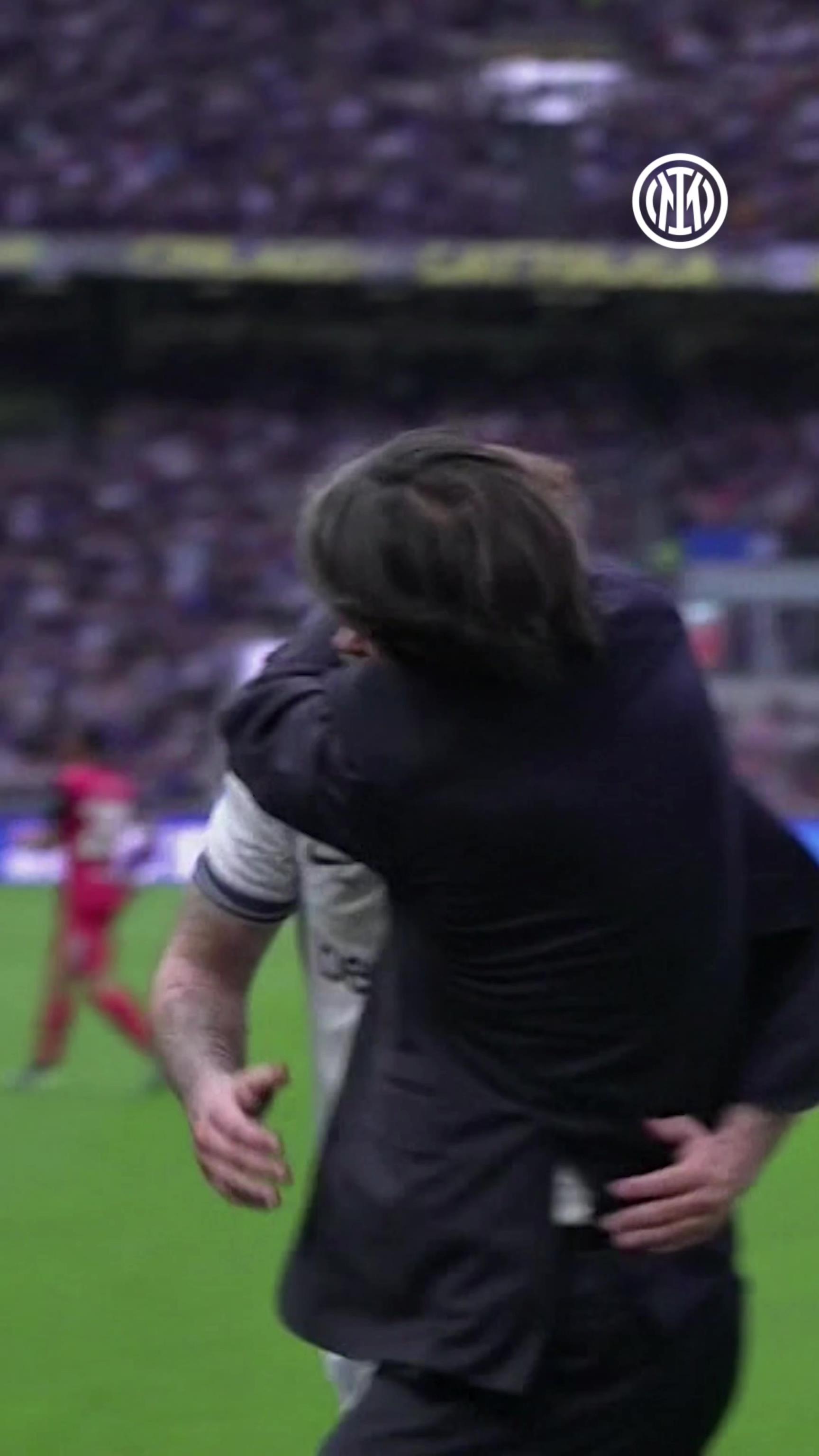 太銷魂，網(wǎng)友：阿瑙托維奇這腳傳球的確值得小因又摟又親